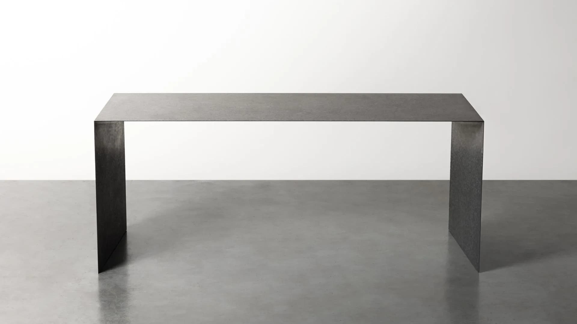 Terence Woodgate X John Barnard: Lightness of Form